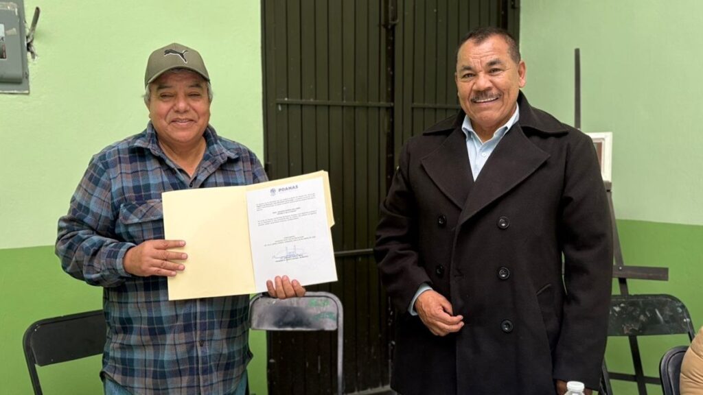 Entrega Nombramiento de Cronista Municipal a Gerardo Rivera en Poanas