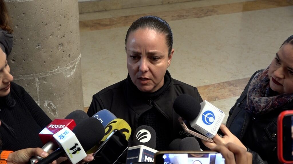 Supervisan asistencia y uso de vehículos oficiales con operativos sorpresa en dependencias.
