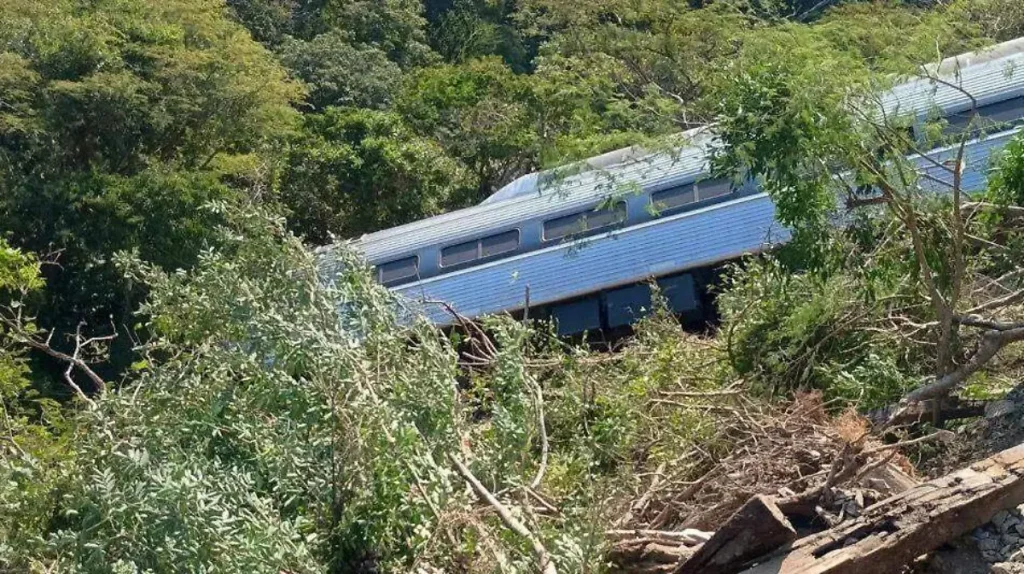 FGR extrae la caja negra del Tren Interoceánico y confirma lista de víctimas por descarrilamiento