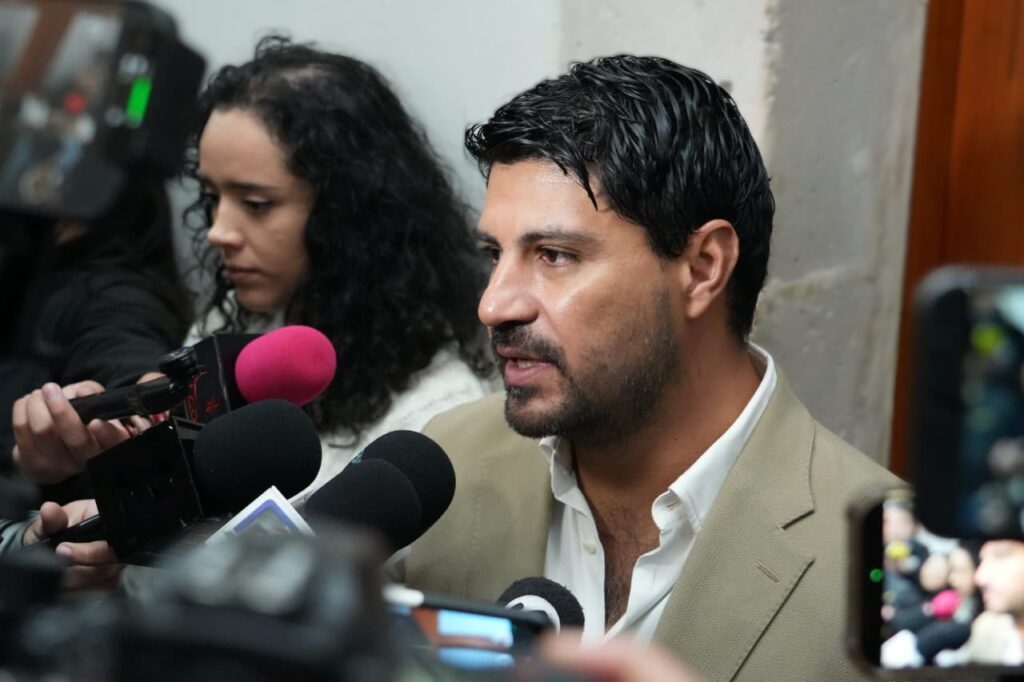 Reforma electoral busca debilitar al INE para concentrar poder: Martín Vivanco (MC)