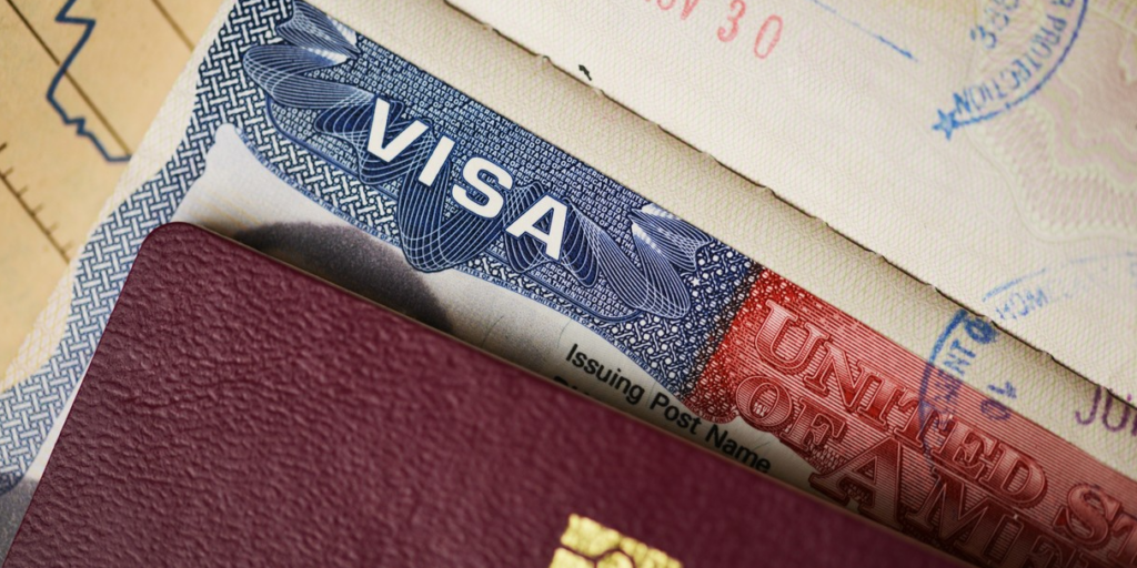 Estados Unidos impone nuevas restricciones de visas a 39 países