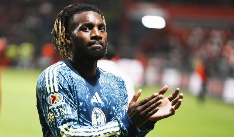 Allan Saint-Maximin denuncia actos racistas hacia sus hijos
