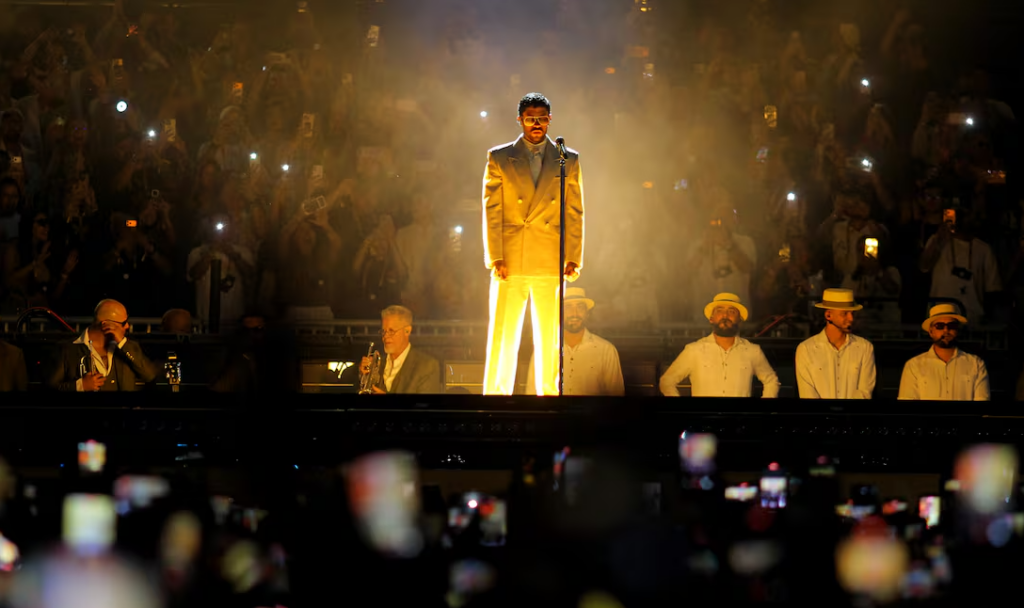 Bad Bunny rompe el silencio sobre su vestuario para el Super Bowl LX