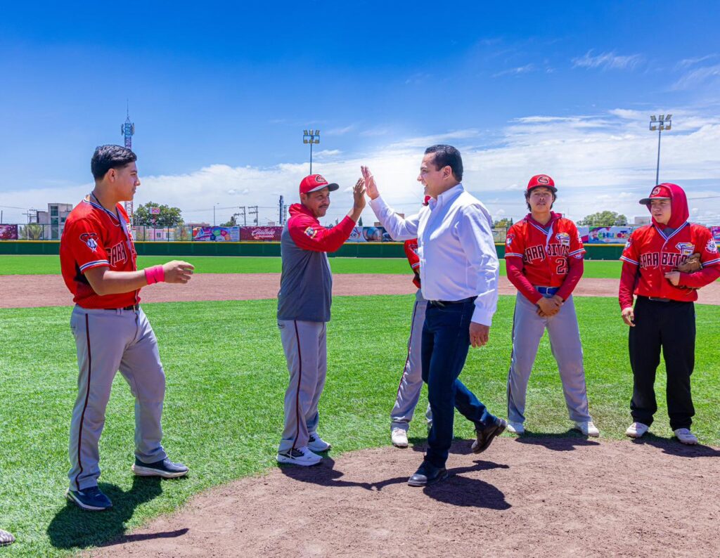 Con esfuerzo solidario de la ciudadanía, Durango goza de un Nuevo Estadio de Beisbol.