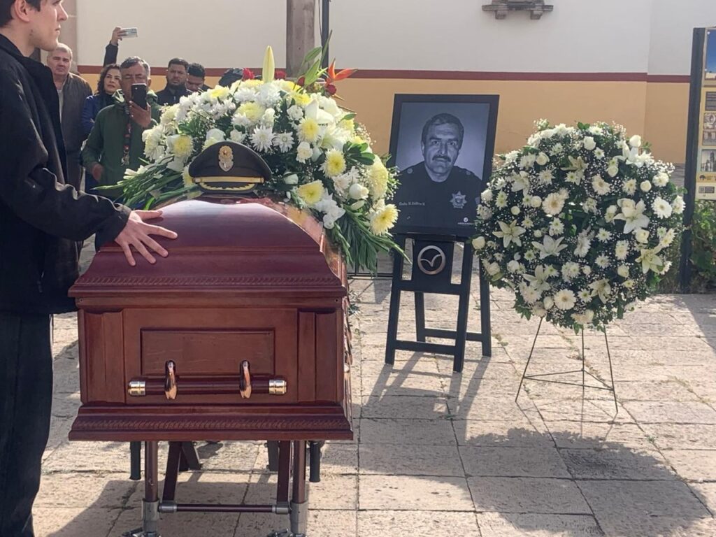Sentida despedida al comandante Mario Zaldívar Mijares