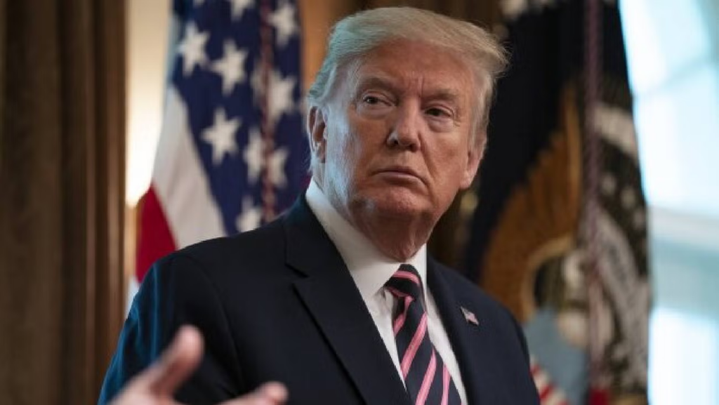 Trump se proclama “presidente en funciones de Venezuela” y desata polémica