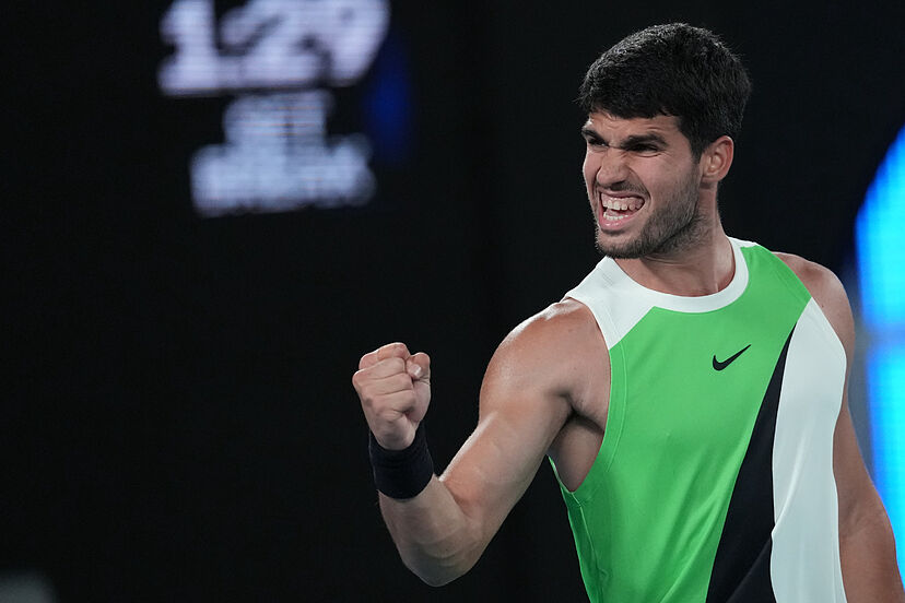 Carlos Alcaraz avanza a semifinales del Australian Open 2026