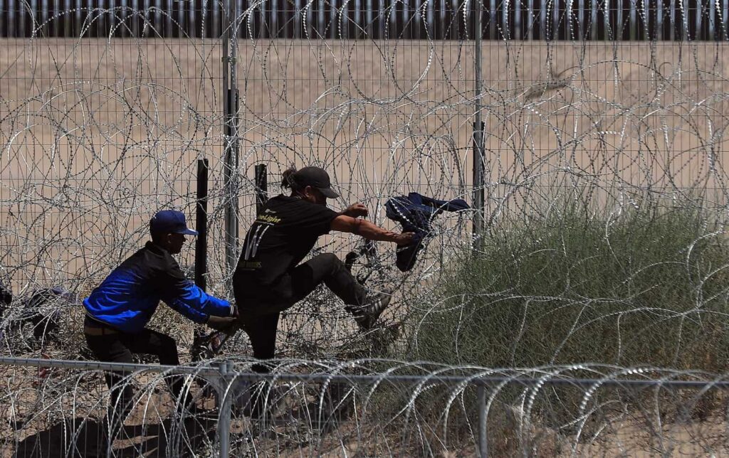 Muertes de migrantes caen a mínimo histórico en frontera Arizona-México