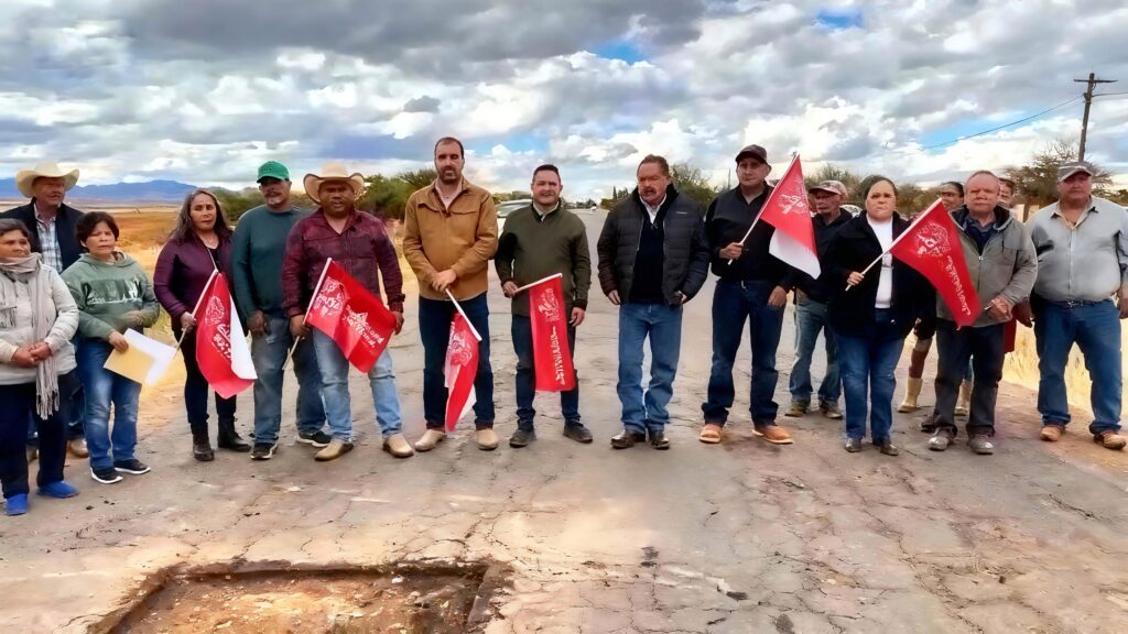 Inician trabajos de bacheo en la carretera a Ignacio Ramírez