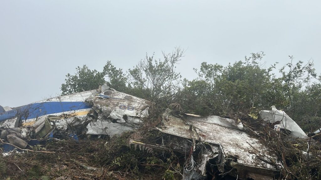 Avión con 15 personas a bordo se estrella en Colombia; no hay sobrevivientes