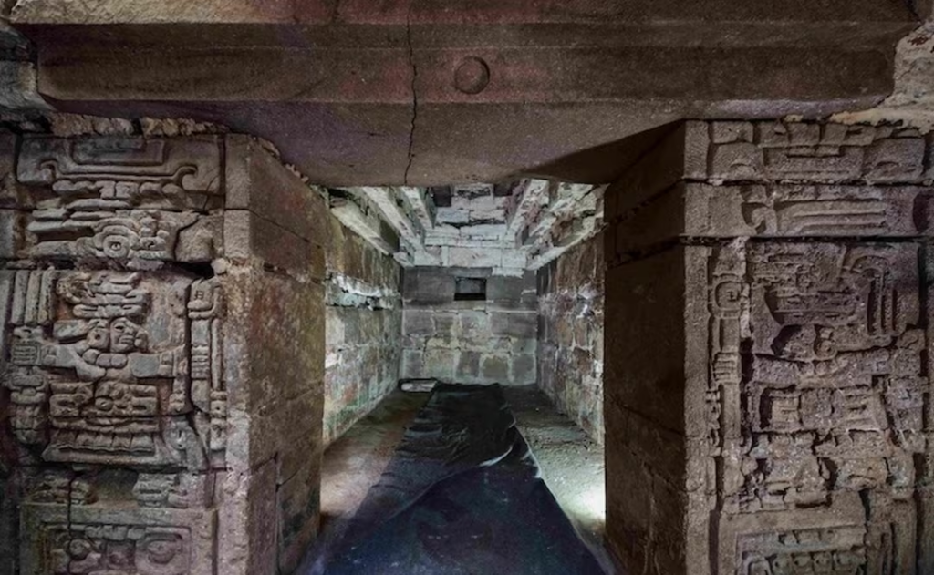 Encuentran tumba zapoteca con 1,400 años de antigüedad