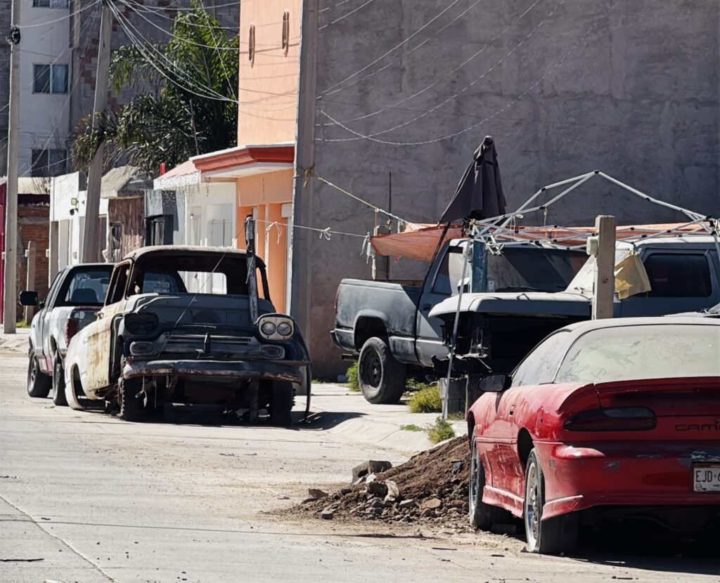 Vecinos denuncian presunto taller y corralón sin permiso en Real Victoria