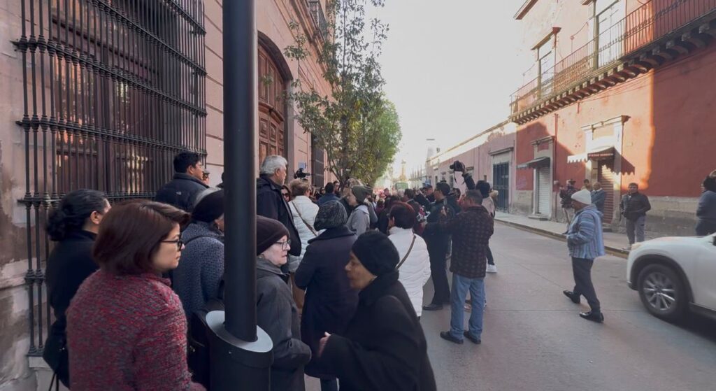 Ciudadanos de Durango se presentan en cabildo por inconformidad por incrementos al predial