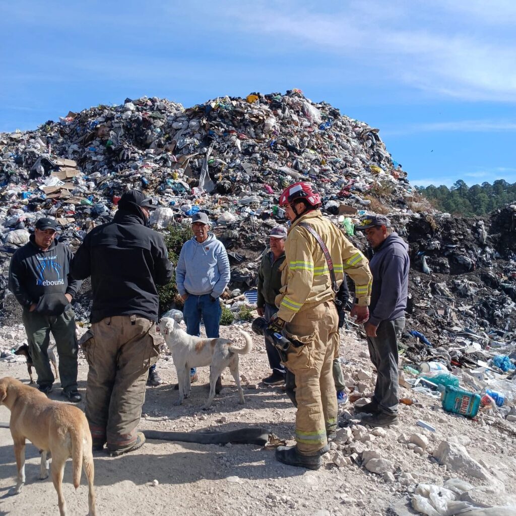 Capacitan a personal del relleno sanitario en prevención y atención de incendios