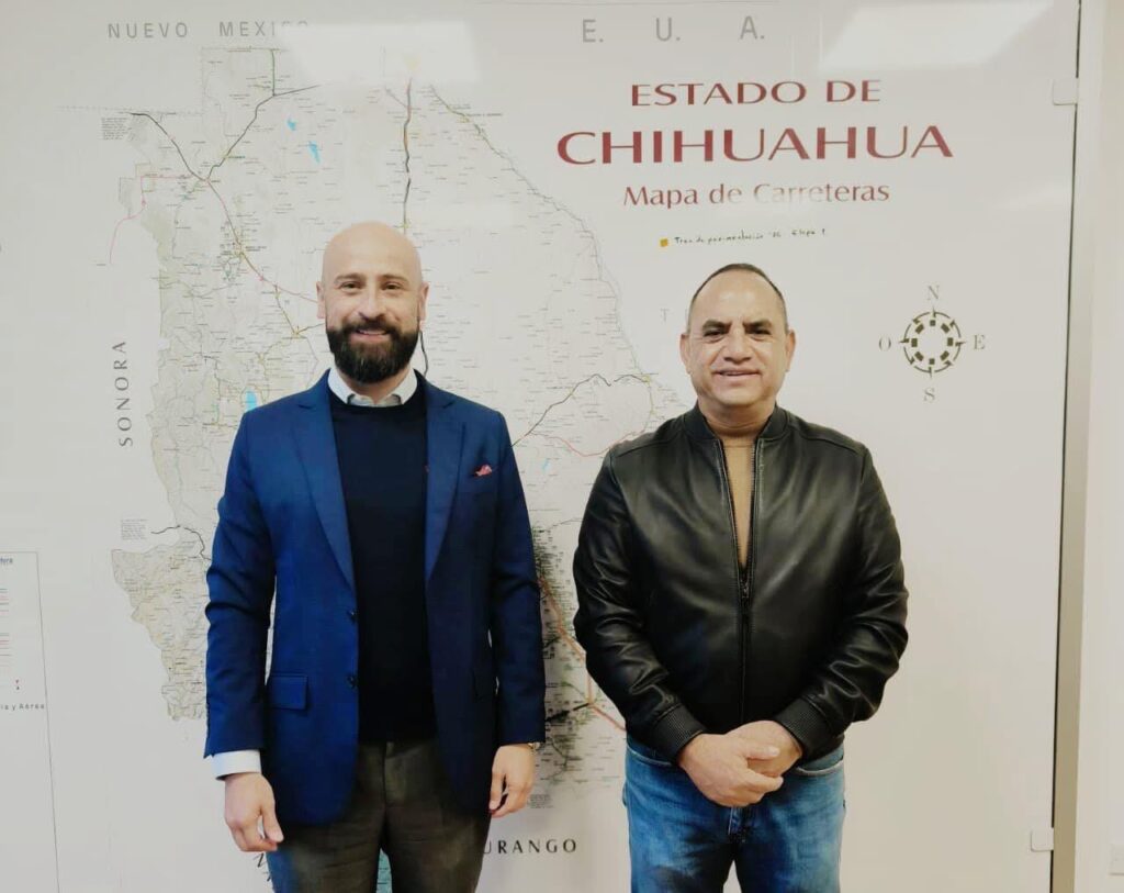 Busca Noel Chavez apoyo para las carreteras en la zona sur