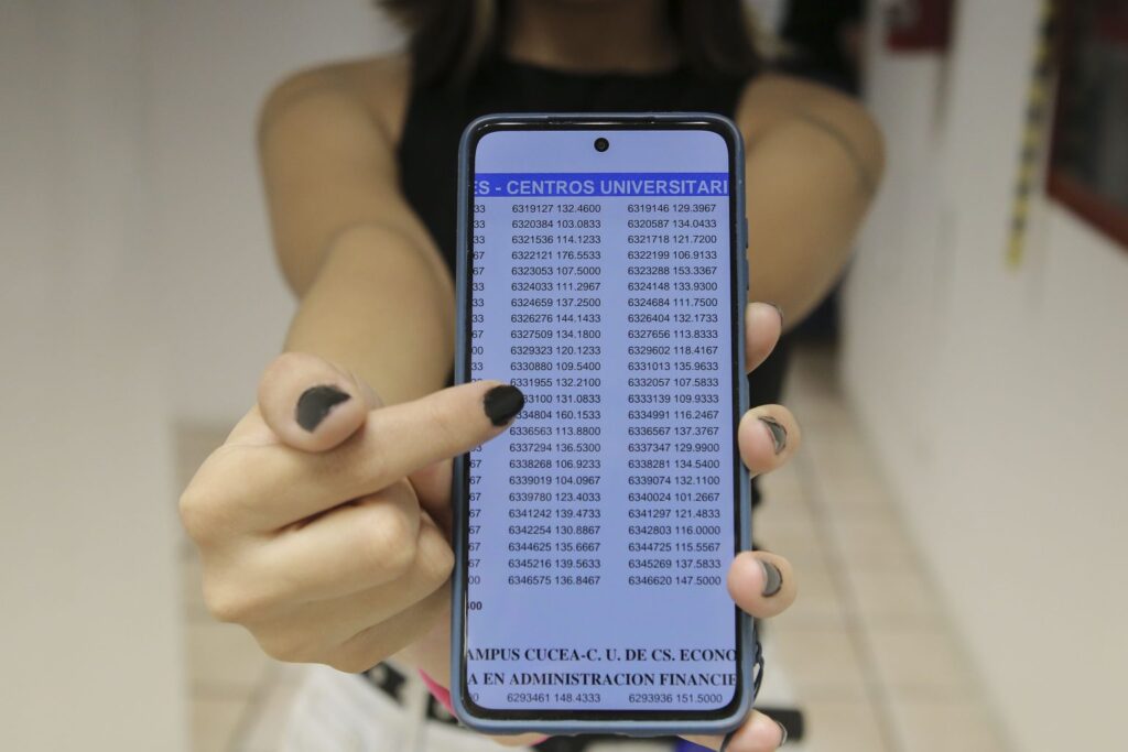 UdeG admite a más de 17 mil 900 aspirantes para licenciatura en el calendario 2026-A
