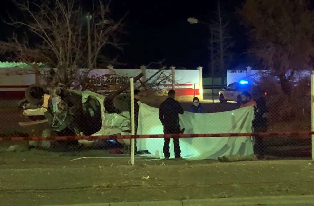 Trágica volcadura en Ojinaga deja dos muertos