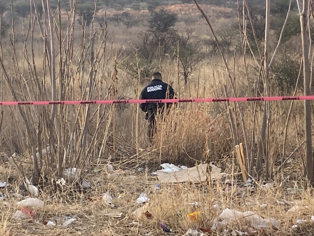 Hallan a hombre sin vida a un costado de la Técnica 31 en el Periférico Sur