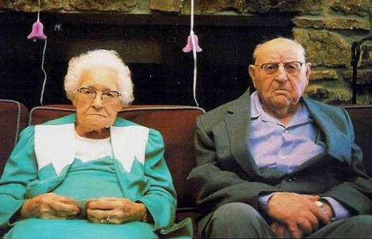 Hombre se divorcia a los 99 años al enterarse de una infidelidad de su mujer en 1940