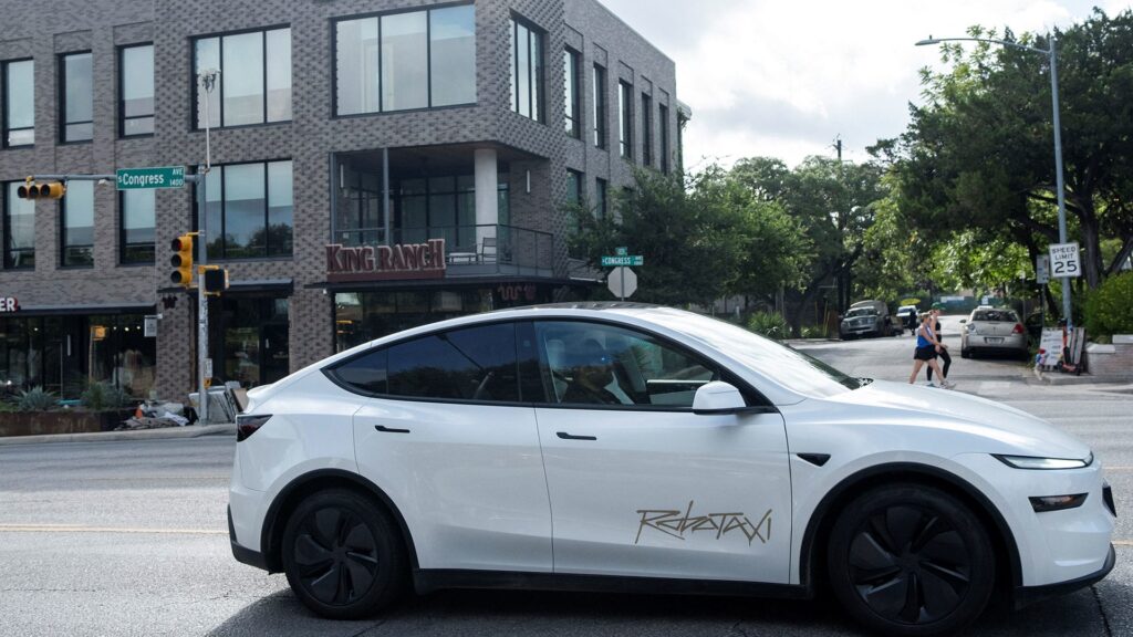 Contrato con Tesla impulsará industria en Durango; empresa triplicará empleos: Sedeco