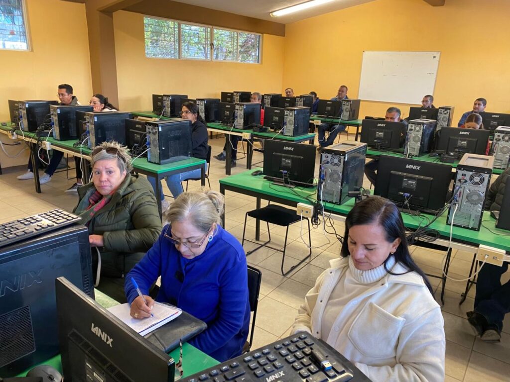 Docentes de Santiago participan en Consulta Nacional del SNTE