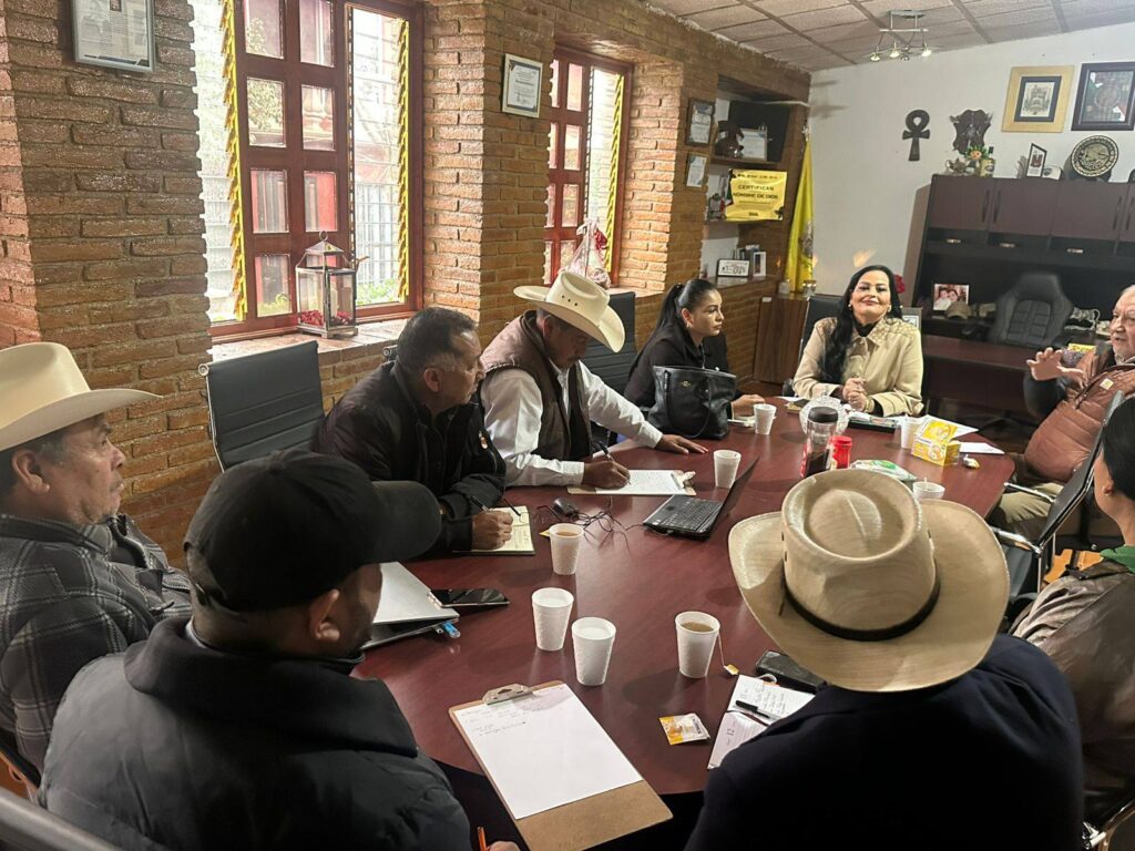 Fortalecen Organización en Reunión con Directores de Nombre de Dios