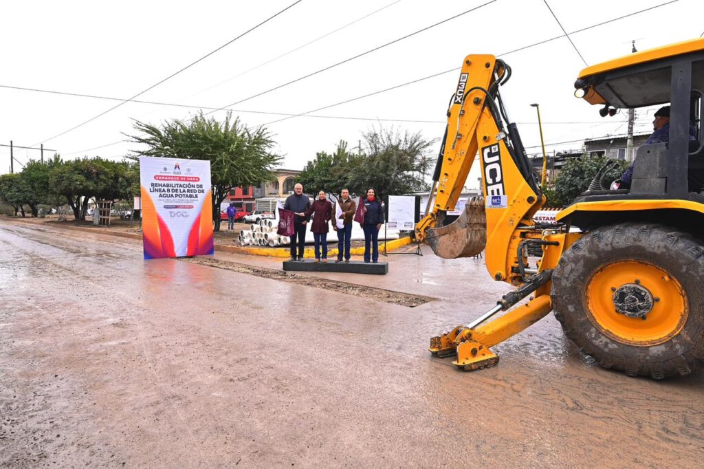 Gobierno del Estado y Municipio arrancan rehabilitación de red de agua en Parque Hundido, Gómez Palacio