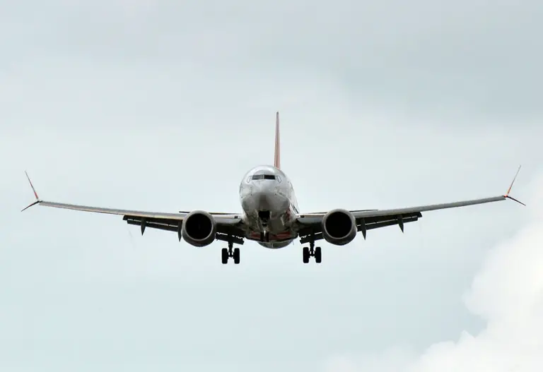 Aeronave desaparecida en Indonesia activa operación de rescate