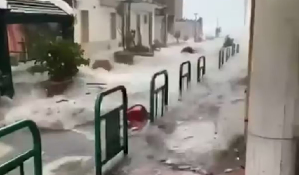 Ciclón Harry causa estragos en el sur de Italia