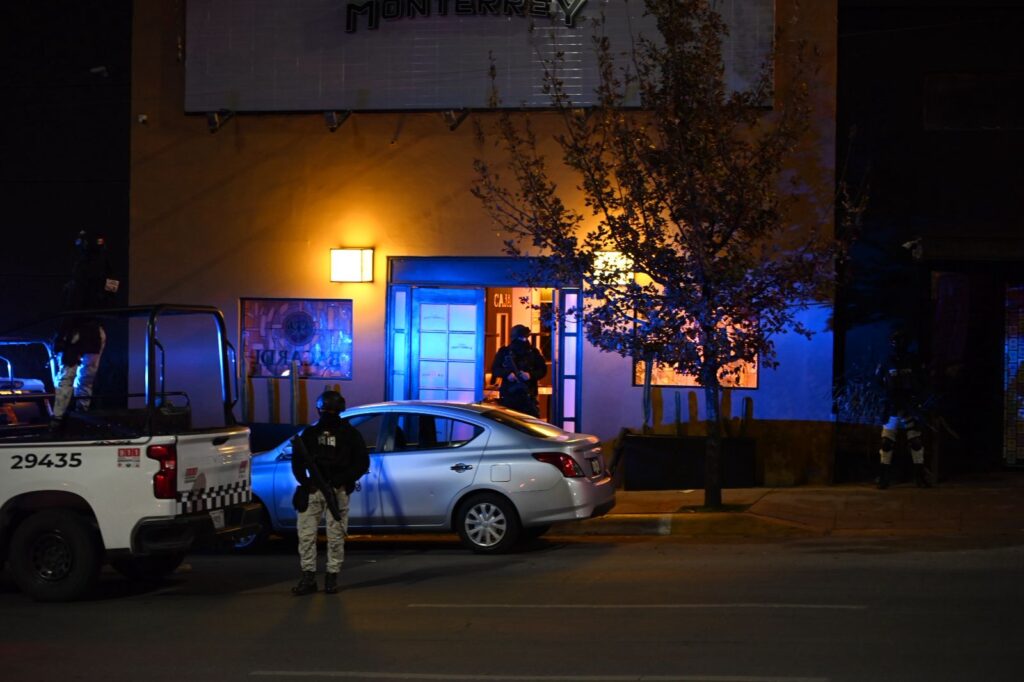 Catean bar Monterrey, donde el domingo hirieron a cantante y a otro varón al registrarse una riña