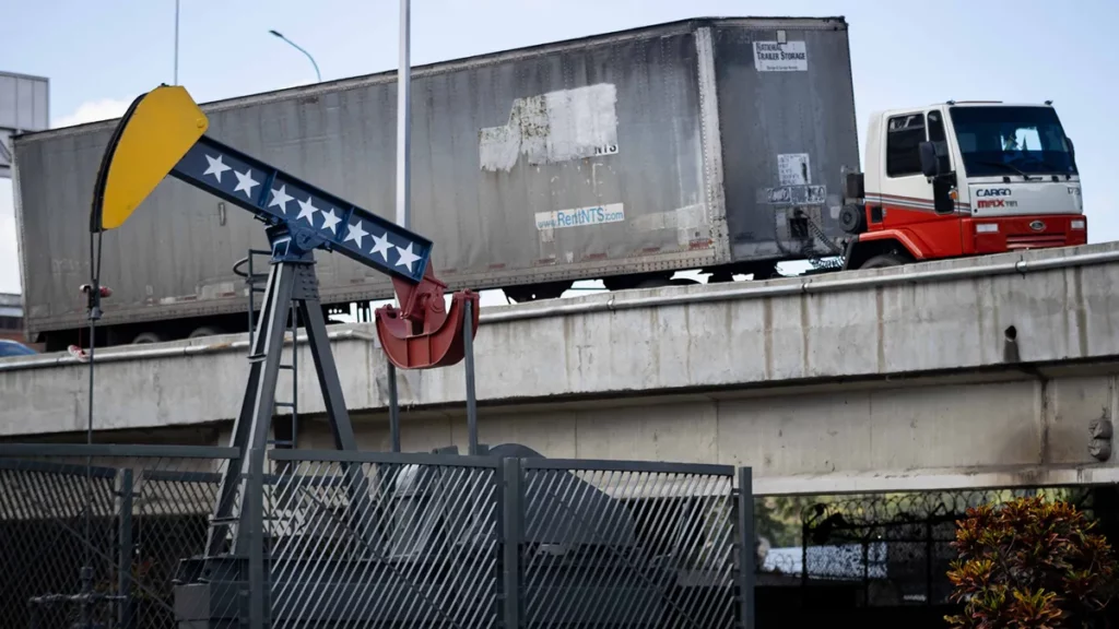 EE.UU. concreta primera venta de petróleo venezolano por 500 mdd