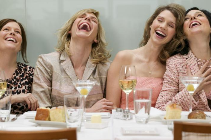 Estudio confirma la razón por la que las mujeres son más felices que los hombres