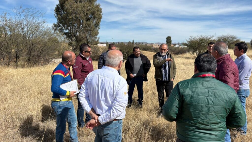 Realizan Recorrido de Inspección para Construcción de Vivienda en Poanas