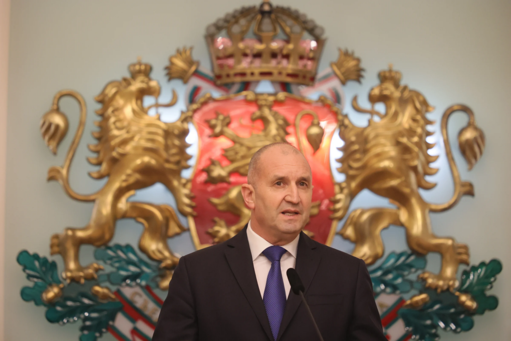 Renuncia el presidente de Bulgaria