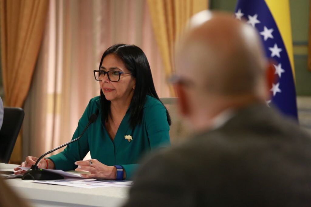 Delcy Rodríguez pide llamar a un “verdadero diálogo político” en Venezuela