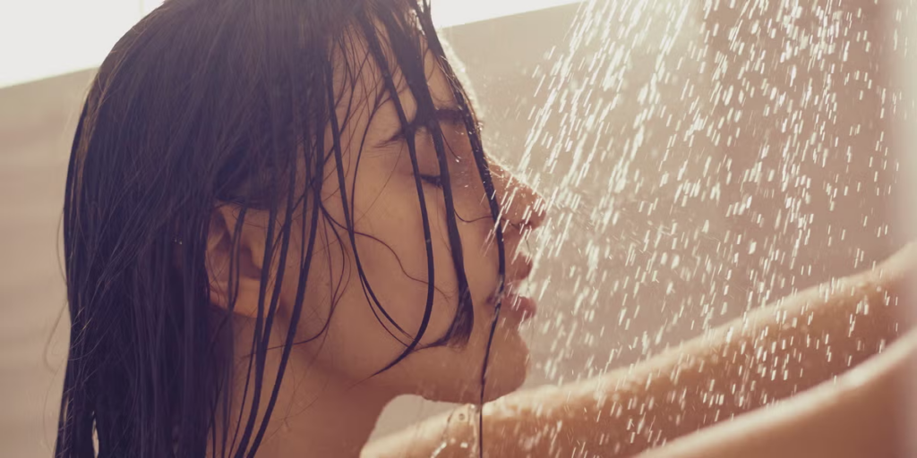 Los beneficios físicos y emocionales de la masturbación bajo el agua