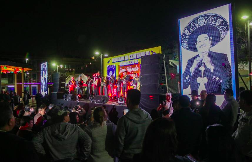 Garibaldi rinde homenaje a José Alfredo Jiménez en el centenario de su nacimiento