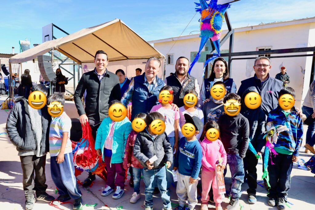 Arturo Medina comparte alegría en la comunidad rarámuri durante Día de Reyes