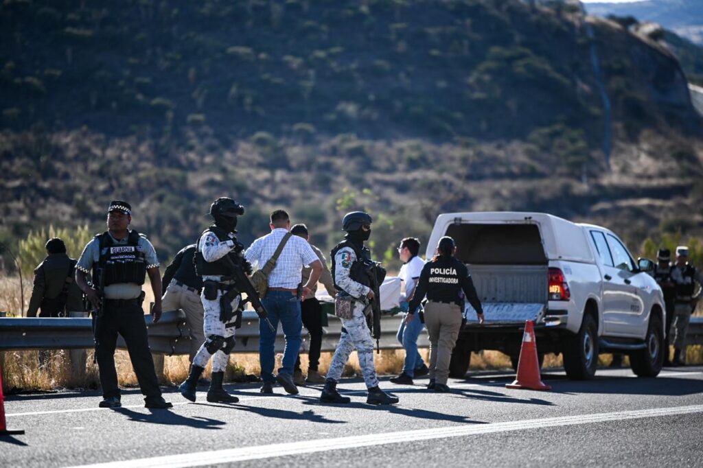 Lo encuentran sin vida a un costado del libramiento norte