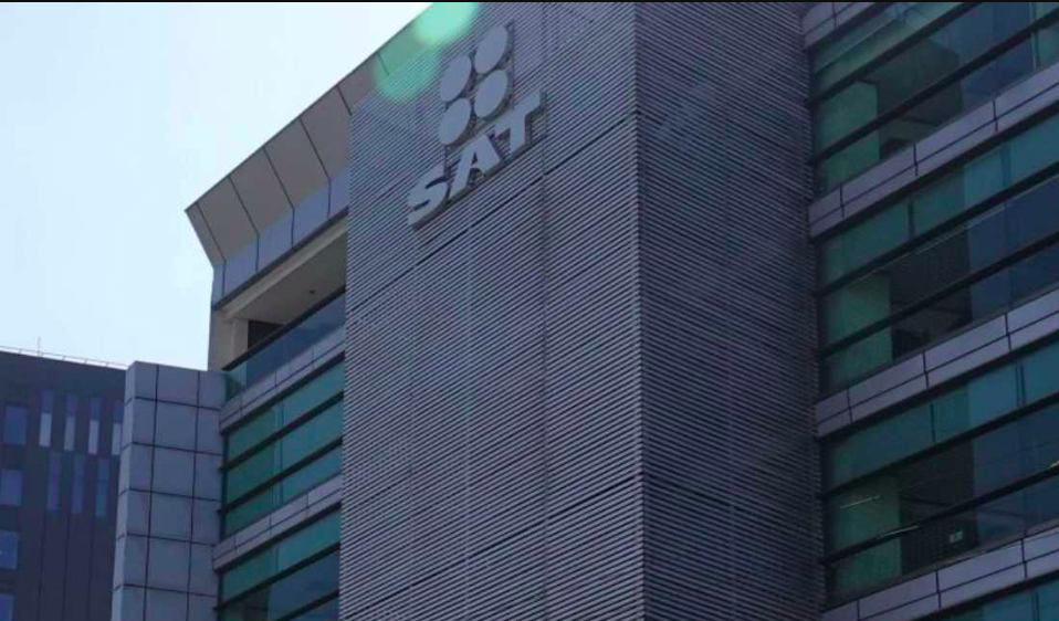 SAT confirma primer pago de deuda de Grupo Salinas