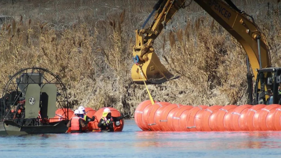EU instala «muro flotante» de más de 800 kilómetros en el Río Bravo