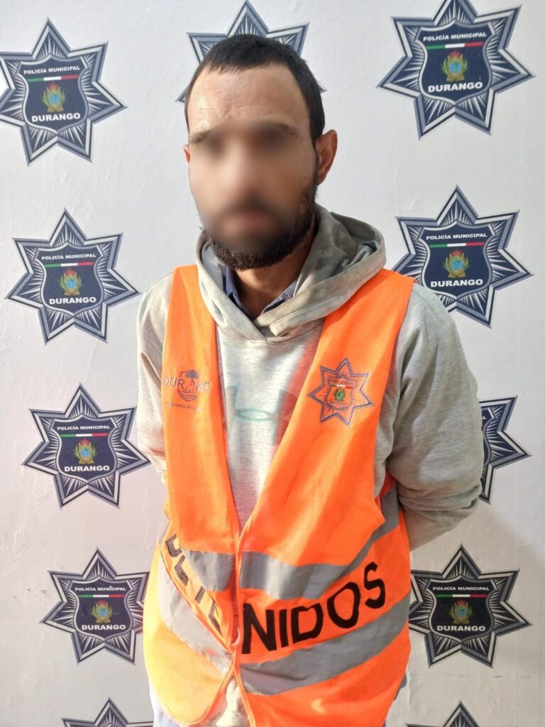 Lo detienen los policías al ser señalado de golpear a su hermano