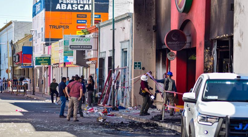 Fiscalía de Sonora imputa a ocho personas y una empresa por incendio en Waldo’s Hermosillo