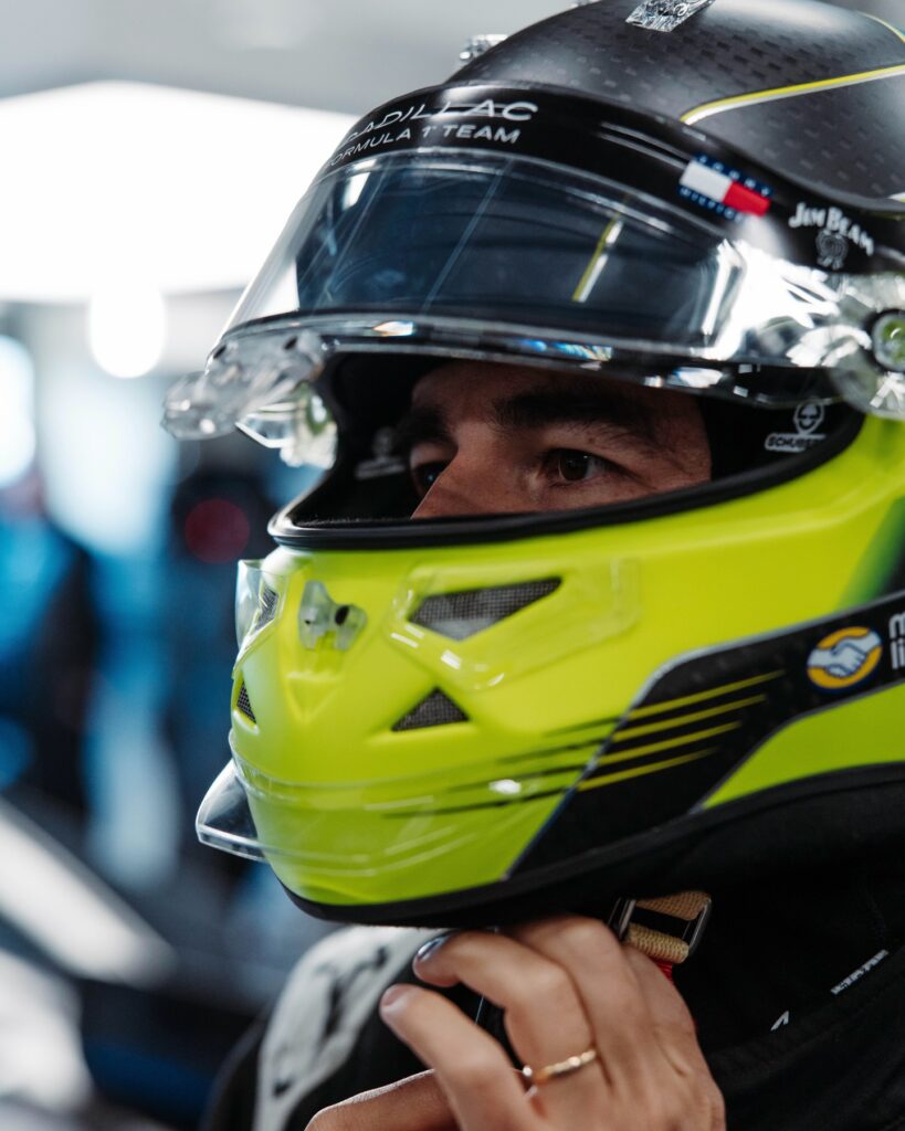 “Hagamos historia juntos” Checo Pérez manda emotivo mensaje a su equipo