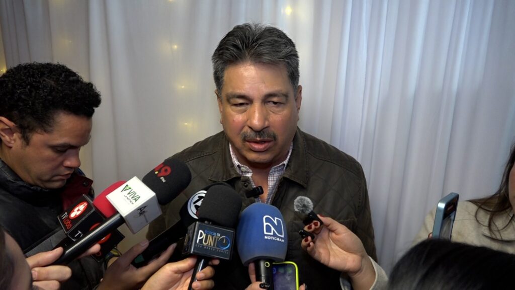 Gusano barrenador persiste en México: se complica la reapertura de la frontera comercial.