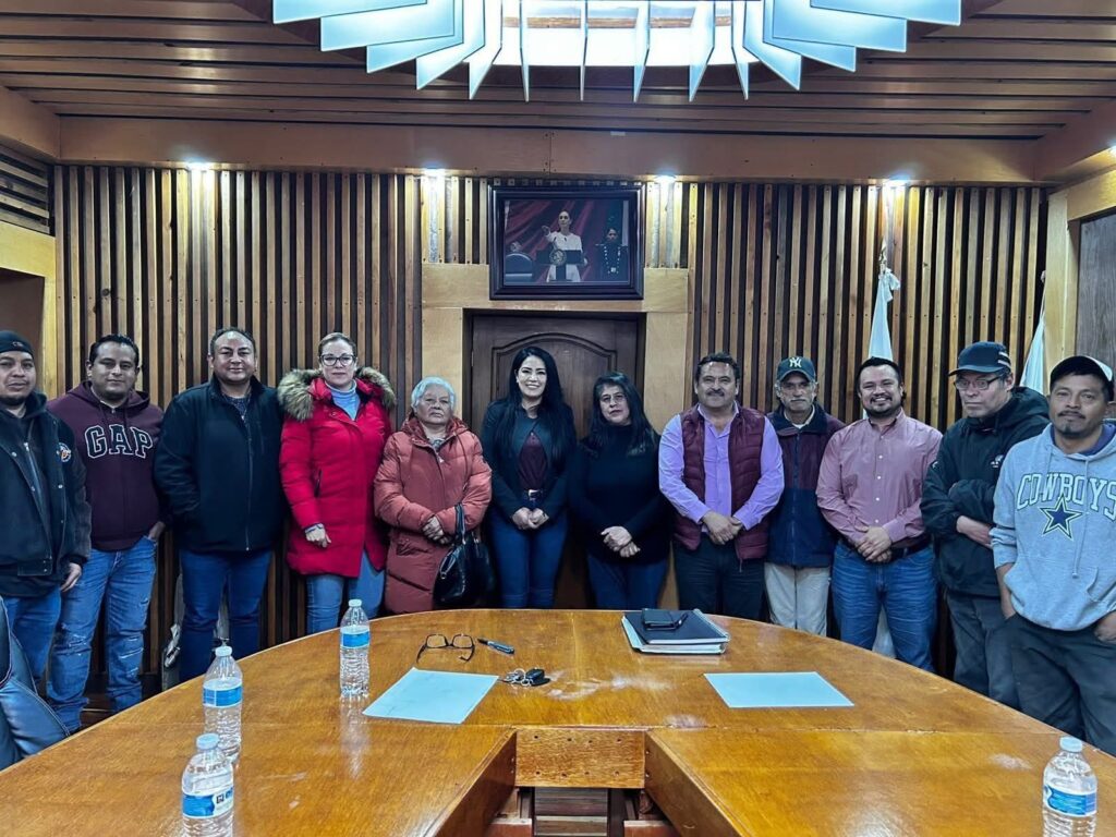 Gobierno impulsa sector artesanal maderero