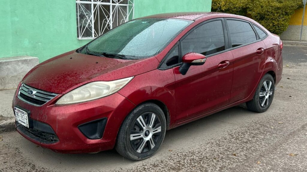 Piden Apoyo para Encontrar Vehículo Robado; Sospechan Sobre Vendedores