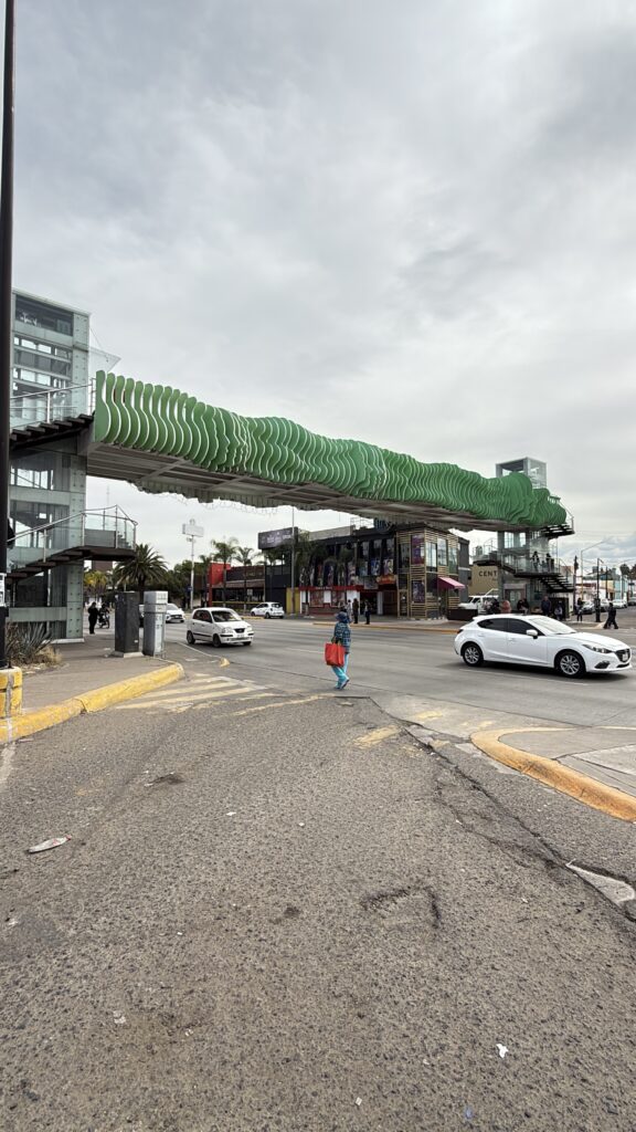 Un puente que salva vidas… y que muchos deciden ignorar