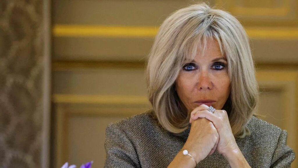 Condenan en París a diez personas por ciberacoso contra Brigitte Macron