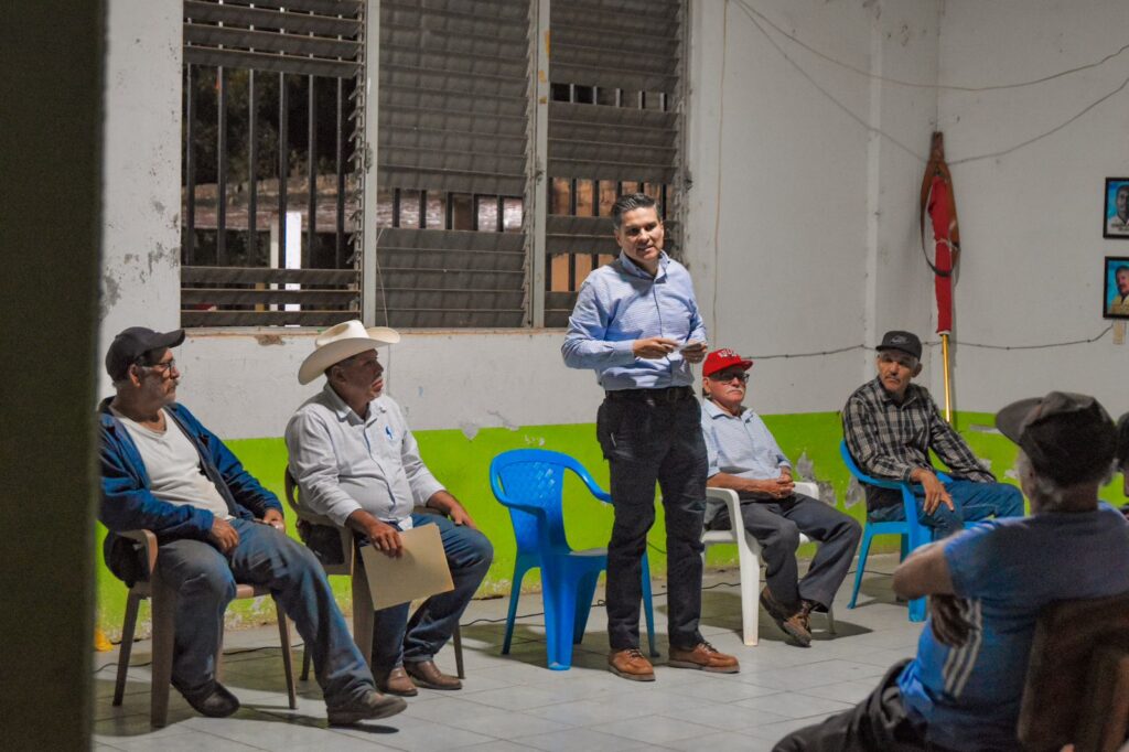 Pavel Jarero sostuvo un encuentro con productoras y productores de mango